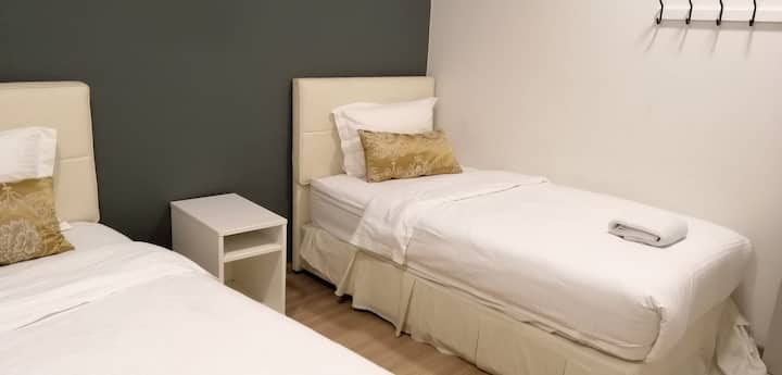 Tercer dormitorio con 2 camas individuales.