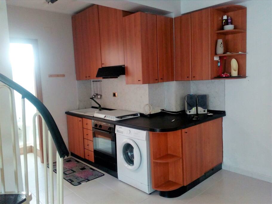 Cucina ad angolo, lavatrice