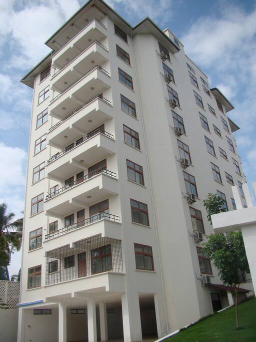 Baobab Apartments & Inn - side view