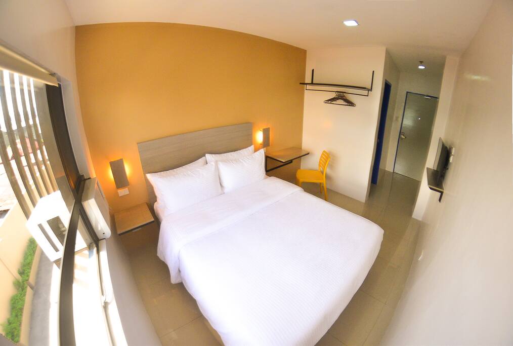 Felix Residences Standard Queen