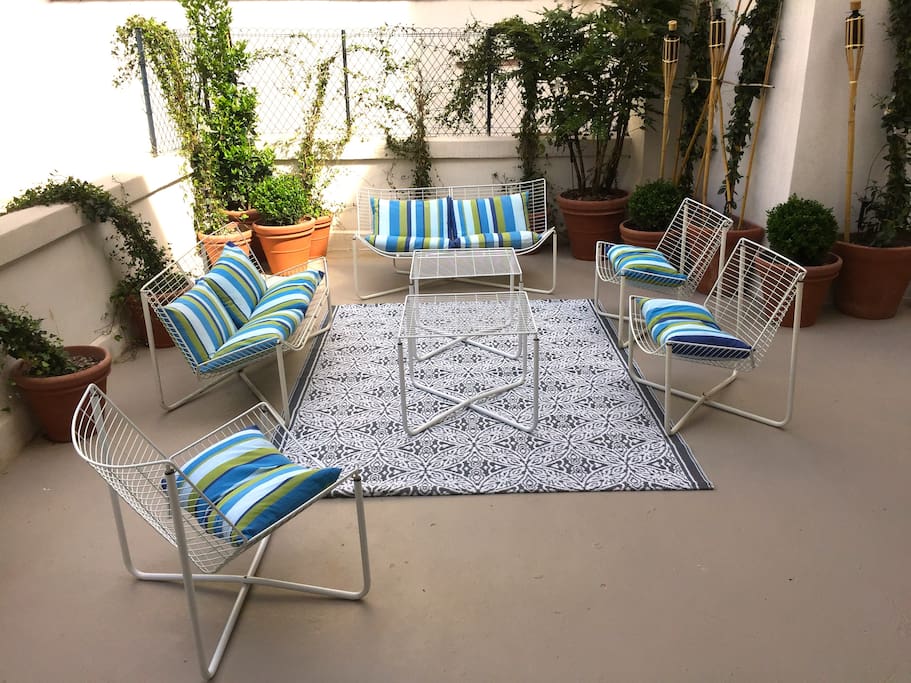 Terrasse, espace salon.
