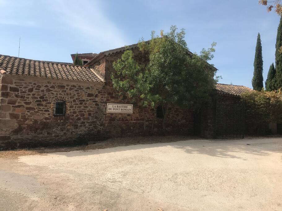 Haupteingang La Bastide du Pont Romain