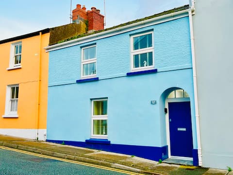 Popular Airbnb listing: Ty Glas- beautiful blue cottage by the beach in Tenby South, Tenby North
