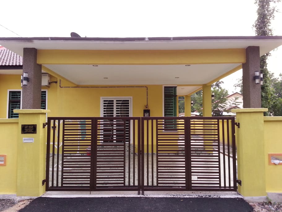 Amera Homestay kemaman. Secured house with fully bricked fence.