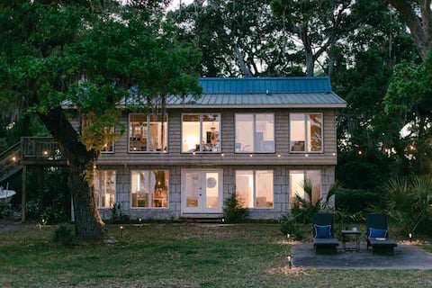 Stylish Luxury Marsh Retreat on Deep Water Creek