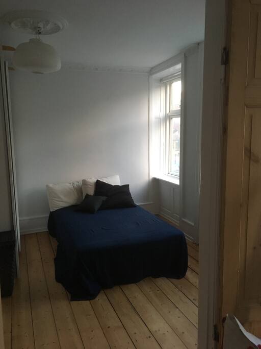 Bedroom. 120 cm bed. Extra mattress available