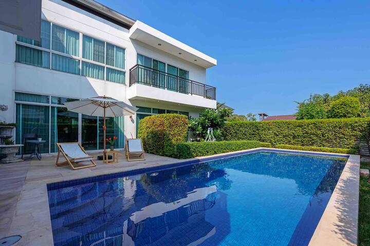 曼谷市中心500平五房独栋泳池别墅/中文房东司机/一站式游玩路线规划/ gallery image 5