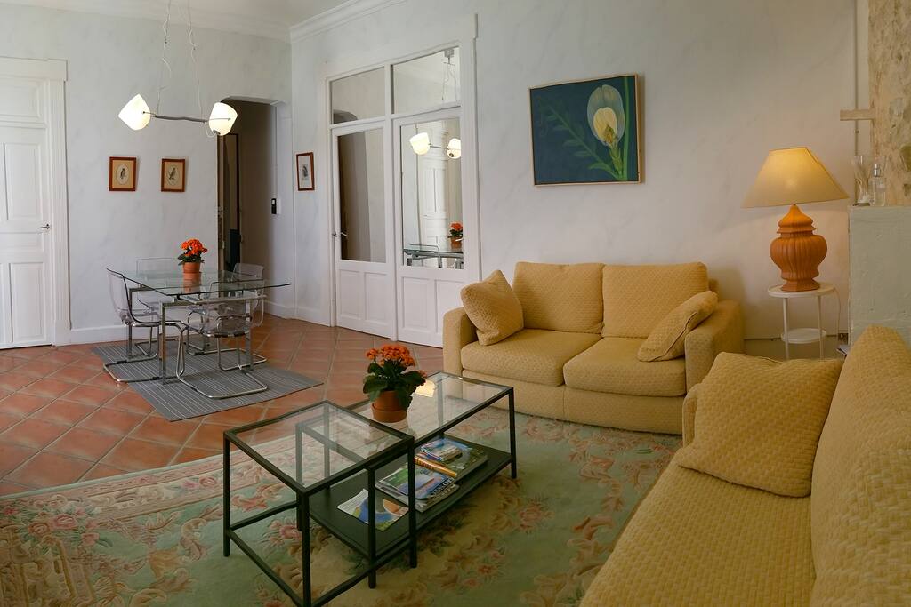 Salón Mayo mediodia