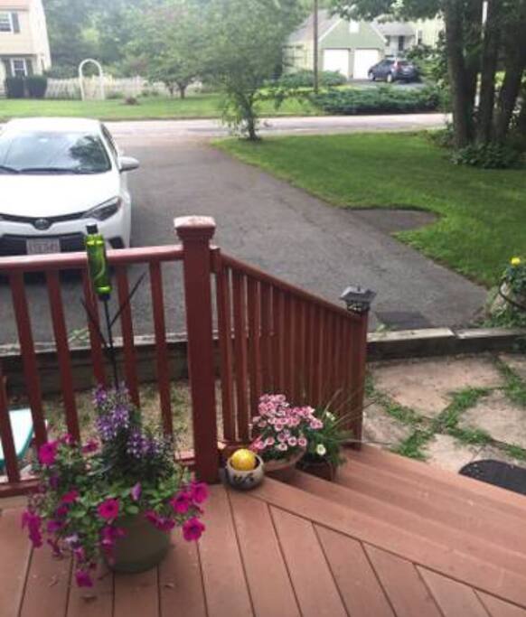 Parking for 6 cars no blocking ,relax on the large deck easy access from95 and only 15 minute walk to stadium all while avoiding Route 1 completely