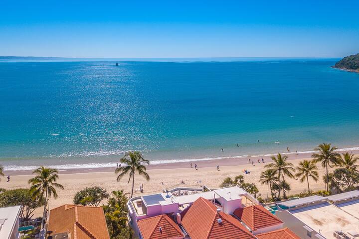 Exclusive Noosa Beachfront Penthouse gallery image 2