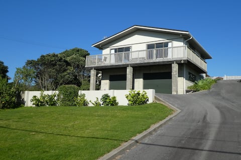 Stunning beach holiday home on the Kapiti Coast
