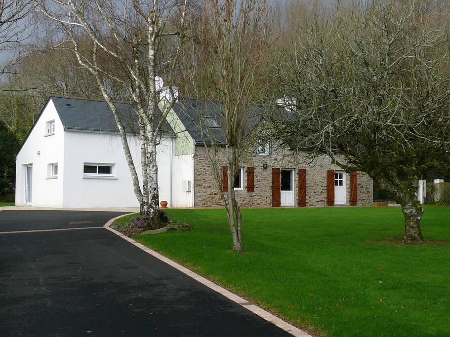 vue dégagée-place pour voiture.