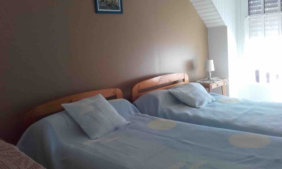 2. spavaća soba s bračnim krevetima 