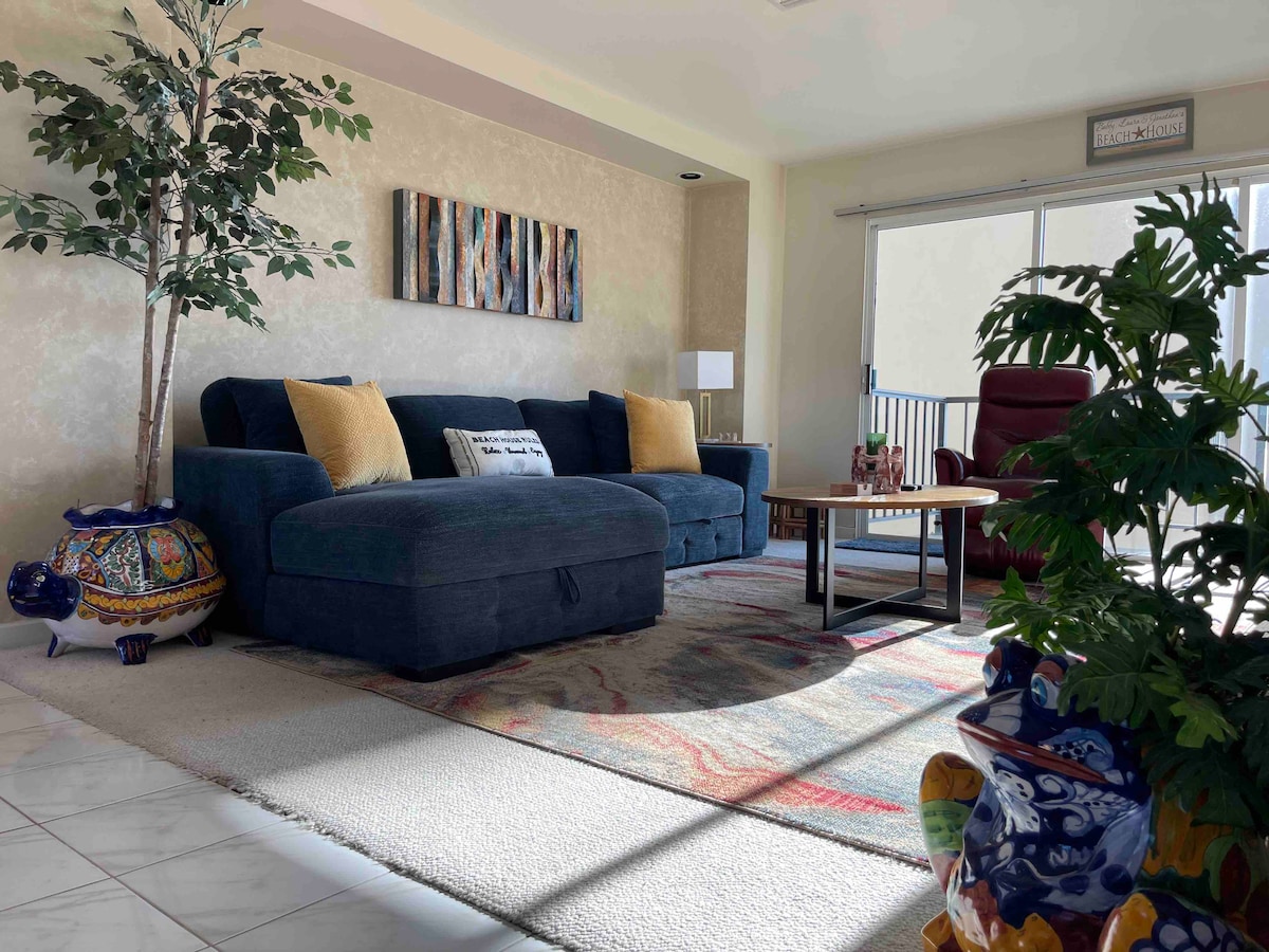 Top performing Airbnb: Casa Laura: Beachside Condo in Downtown Rosarito in Playas De Rosarito