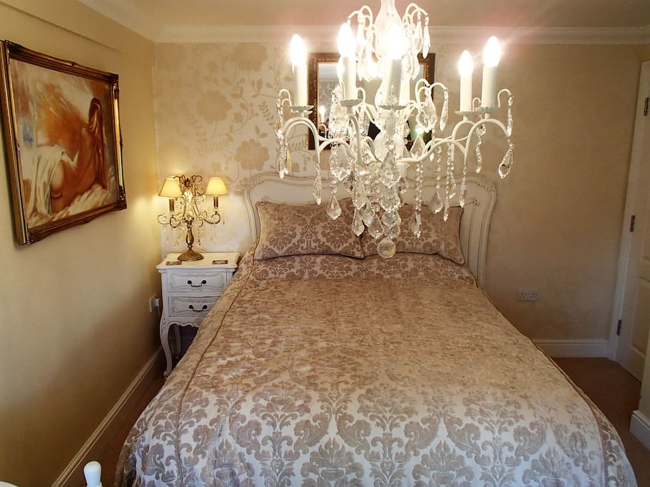 Main Luxury Bedroom