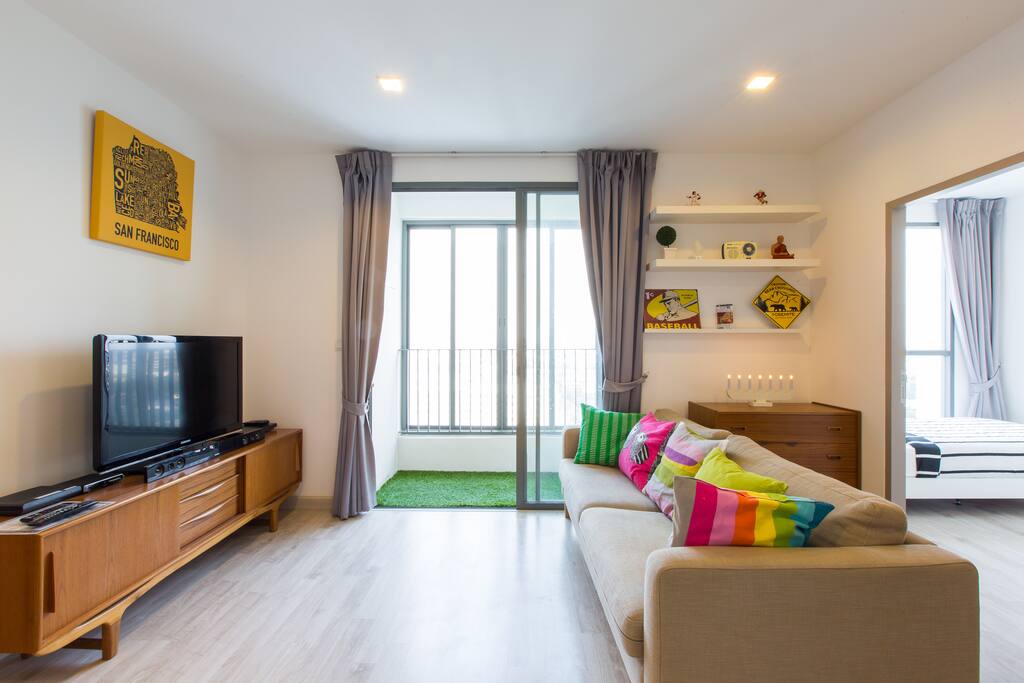 An airy, bright, and colorful living room.
Sure to cheer up your day.