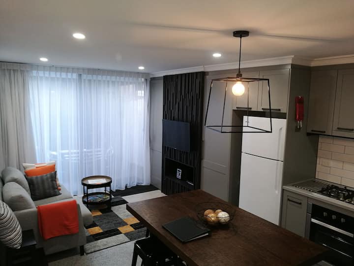 The Carrington Retreat - Adelaide Oval