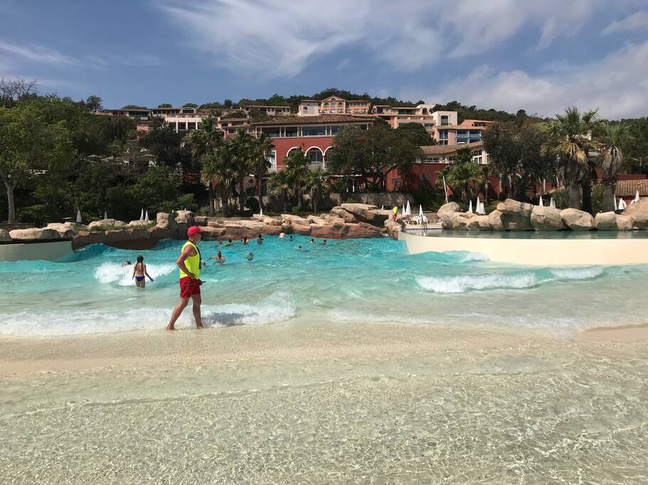Piscine à vagues