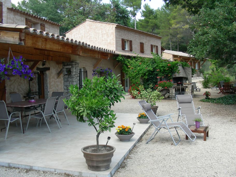 Bâtisse exposée plein sud