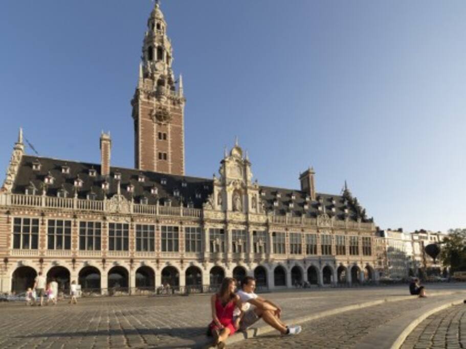Recognise the tower of the library?