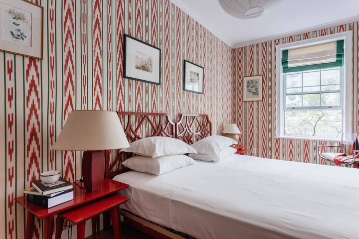 Stunning Townhouse in Chelsea gallery image 5