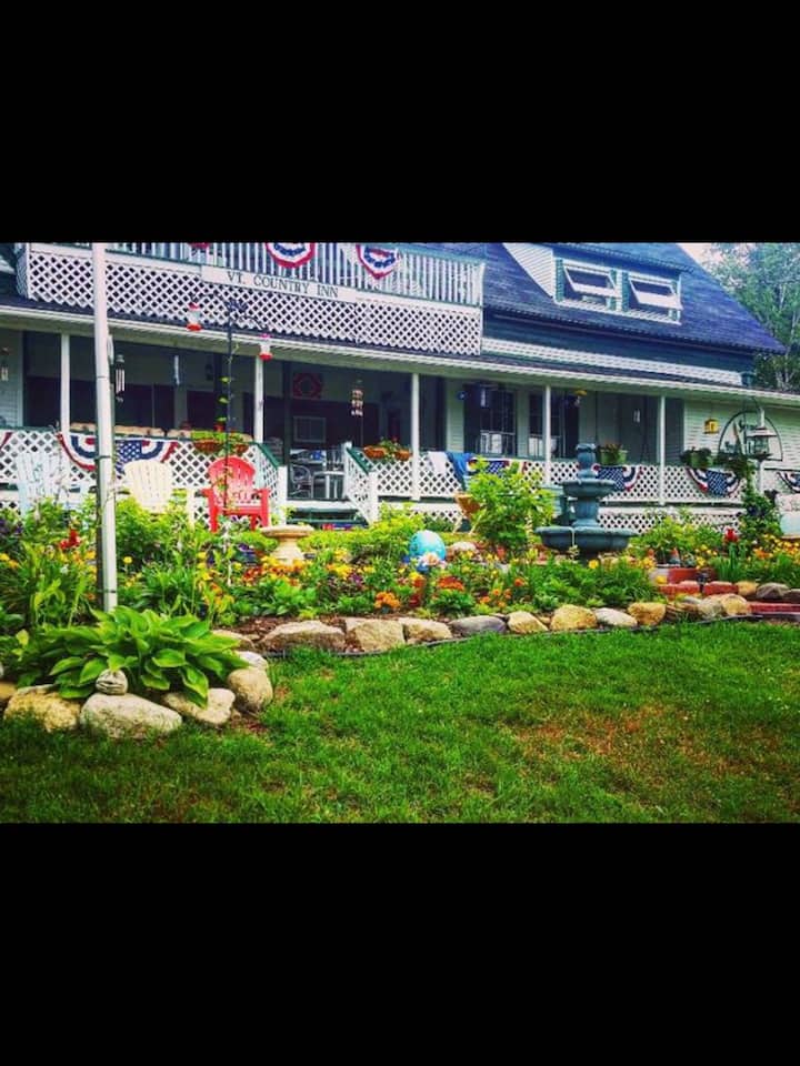 Seymour Lake Lodge room 1 Bed and breakfasts for Rent in