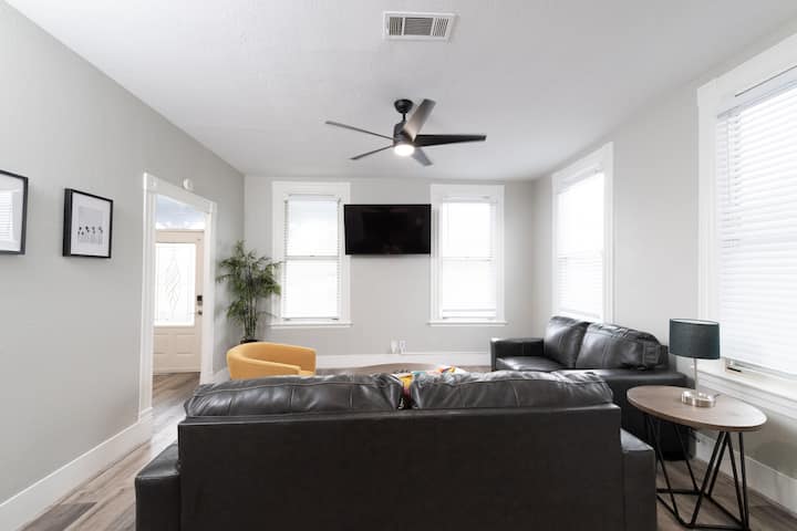 Chic Beach Bungalow-short Walk To Beach - Île de Galveston, TX