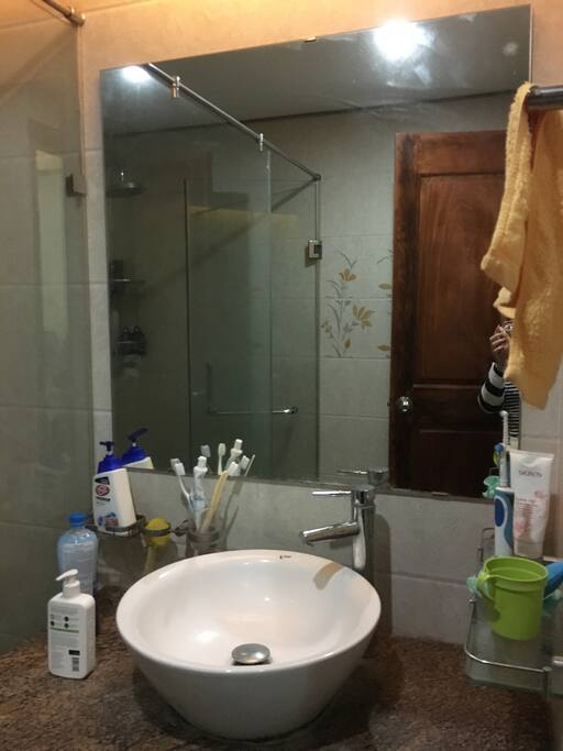 This is the private bathroom in my room. Normally only me use this bathroom. It's a little bit disordered in this pic, but I still want to share as I want you know how it really looks like