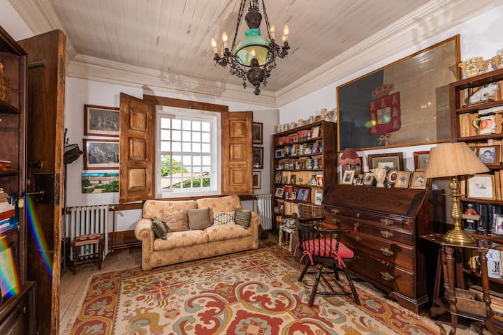 Manor House With Private Pool, Gardens & Vineyards - Guimarães