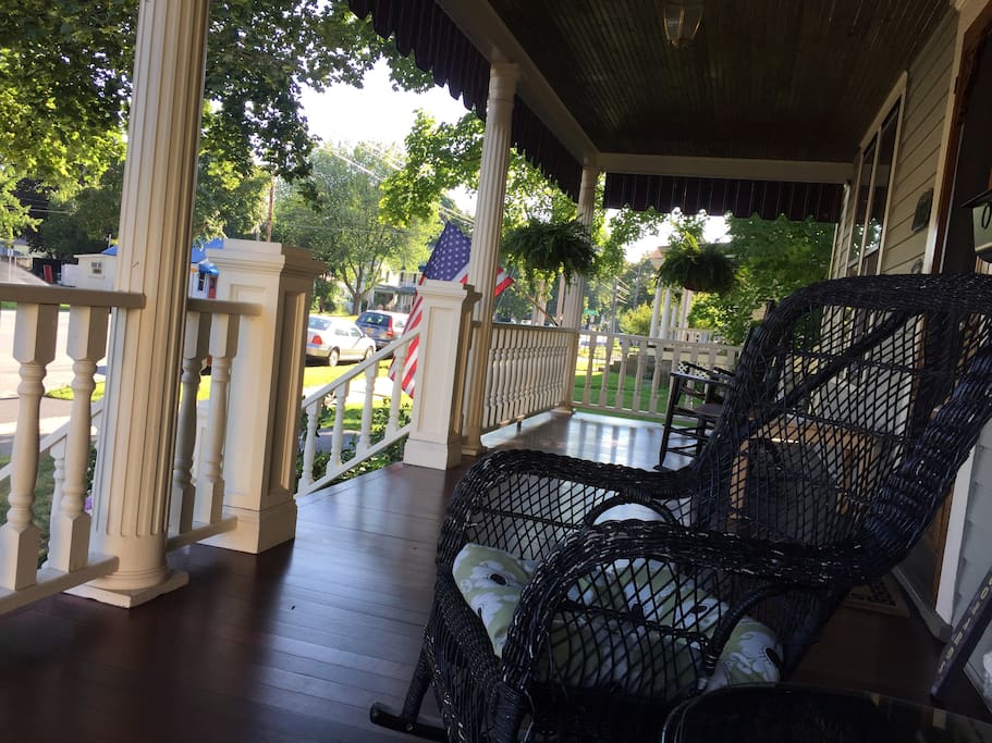 Full Front Porch w/ 4 Rockers