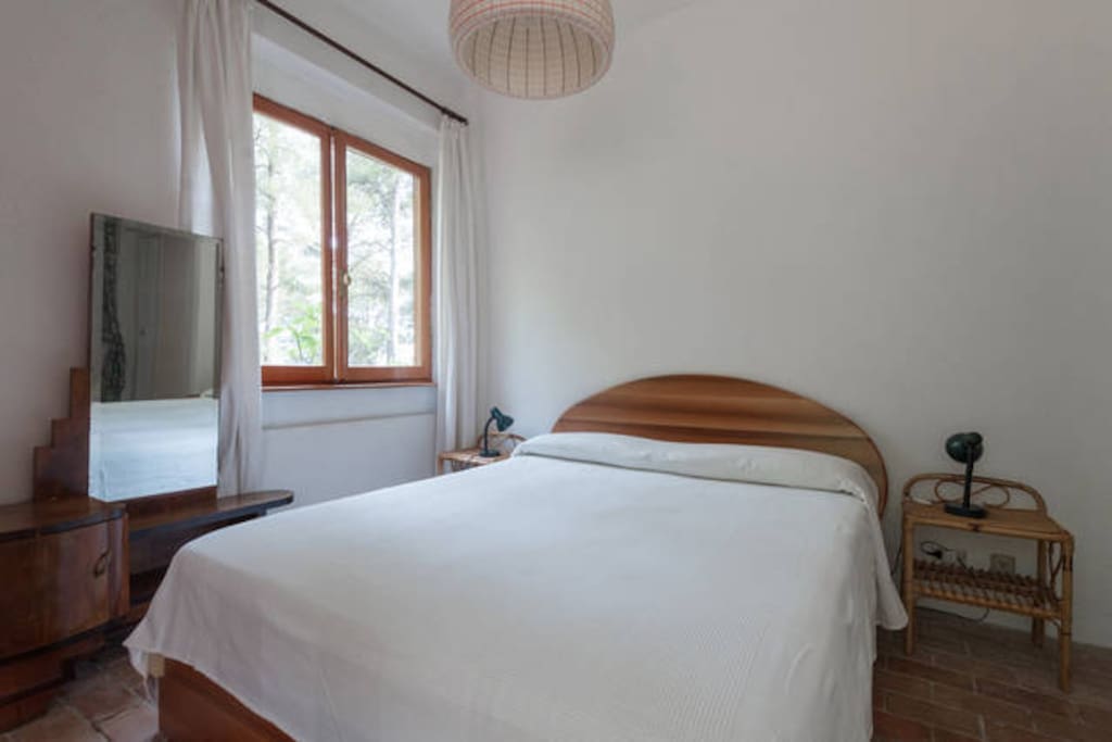 Room 3 (Red Room)