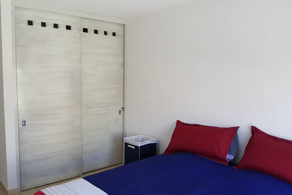 Recámara 1 con cama king size