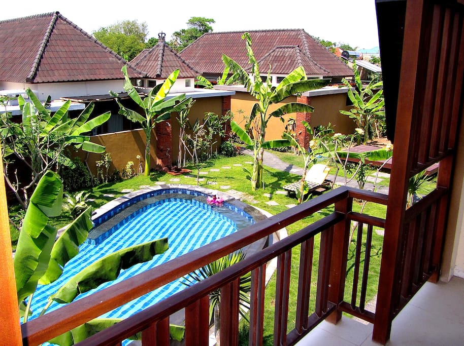 balcony poolview