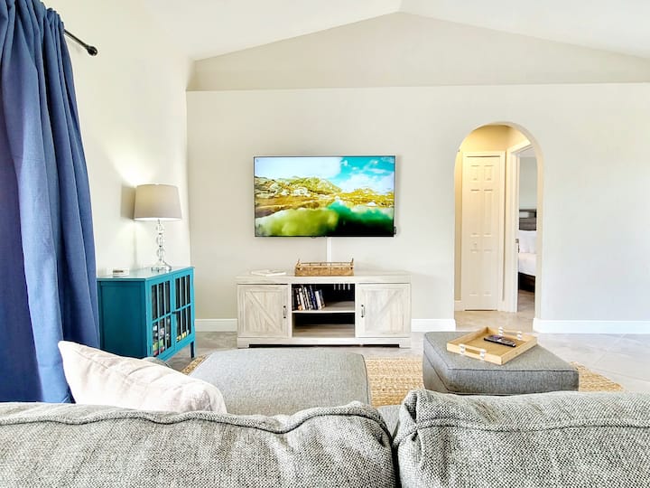 Sunny Escape W/ Pool & Bikes | Dog Friendly - Cape Coral