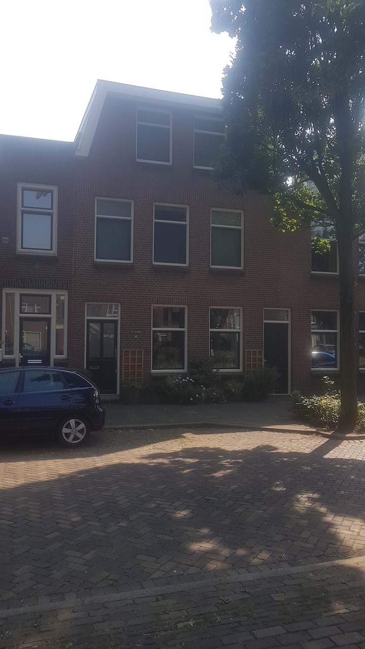 bedroom in Vlaardingen/Rotterdam region 1 or 2 p