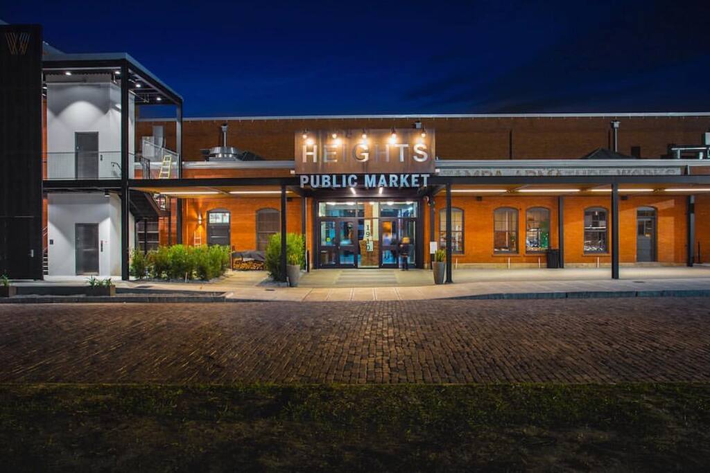 Just north of Downtown Tampa located in Tampa Heights, is Armature Works. It’s cool! It’s fun and the view of Downtown is beautiful!