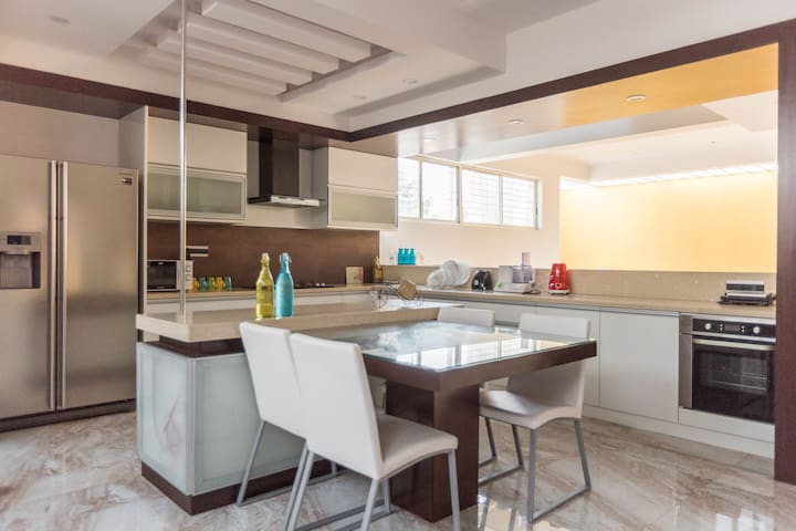 kitchen airbnb