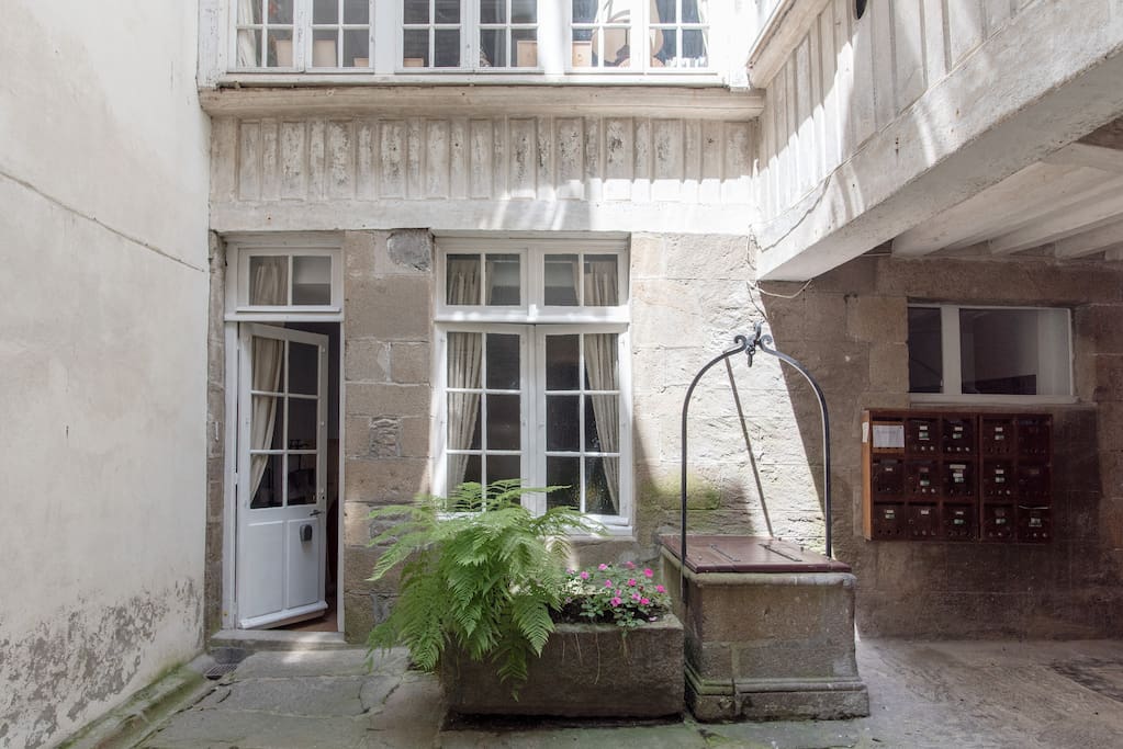 Entée dans la cour