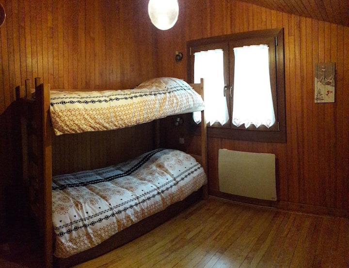 Dormitorio 4 
- 2 literas
- 1 cama de cajón