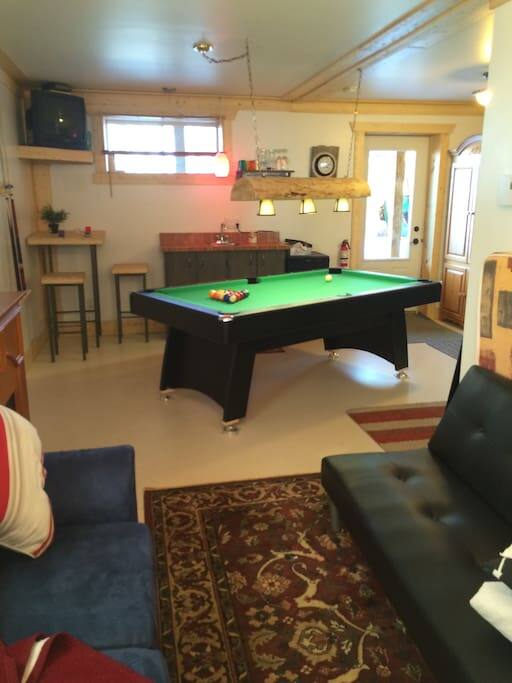 Table de billard au sous-sol !!!