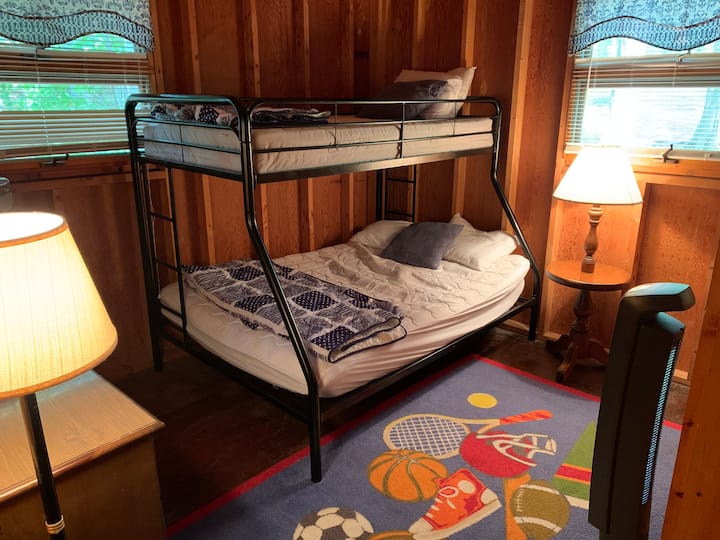 Chumba cha pili cha kulala (Kitanda kilichojaa/cha ghorofa mbili)