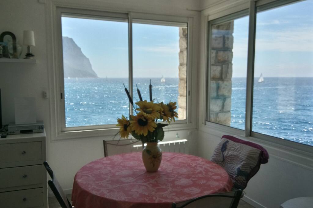 vue du salon vers la mer