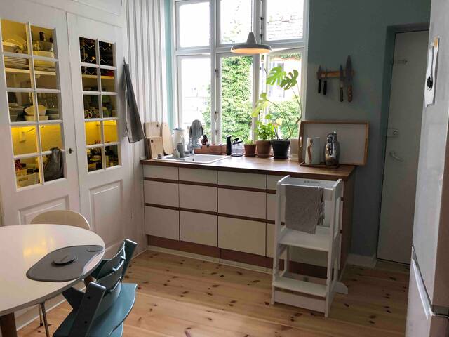 Central, spacious, cosy Scandinavian apartment gallery image 5