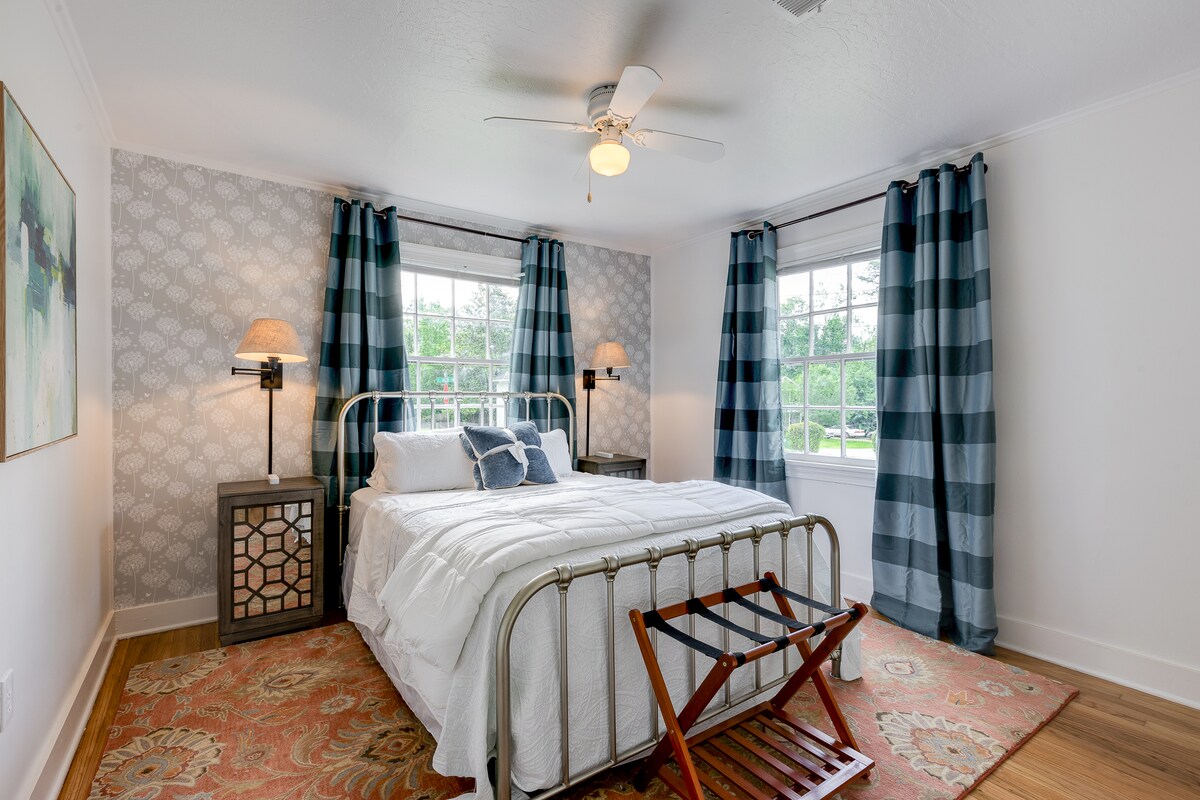 Спалня №1 w/ Queen