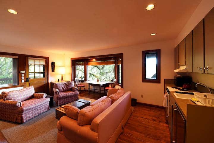 Sausalito Unique Furnished Apartment With Bay View - Sausalito, CA