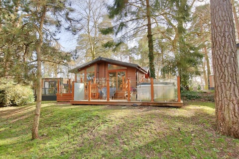 Private Lodge in the New Forest - Sandy Balls 192