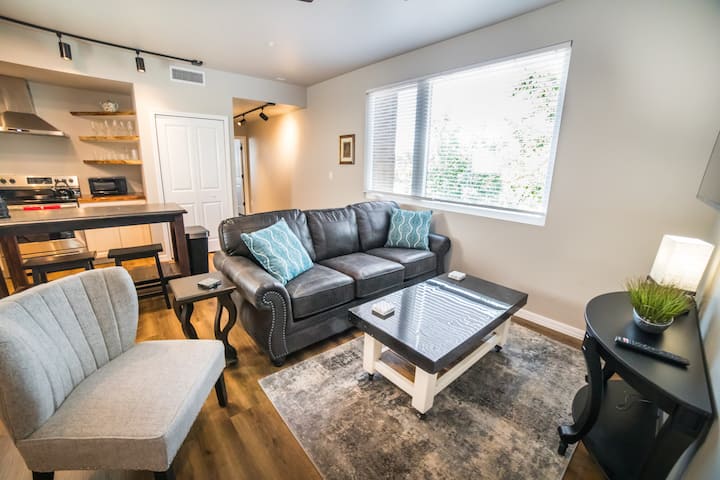 (203)flagtown Lofts, 2 Bed 2 Bath, Ac, W/hottub - Flagstaff