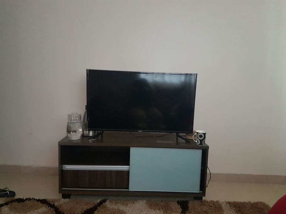 40 inch Samsung TV connected to DSTV