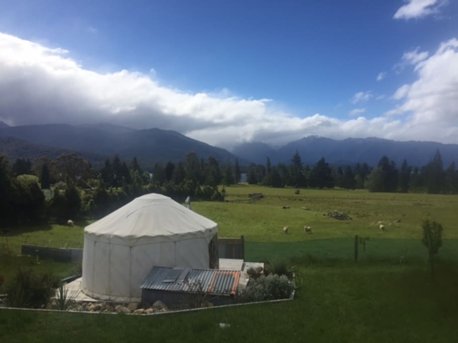 Yurty is a short walk or cycle ride from the Kepler Mountains and its Kepler Track, one of NZ's great walks. Just stroll over our land to the lake front or cycle on an amazing new off-track cycle way.
