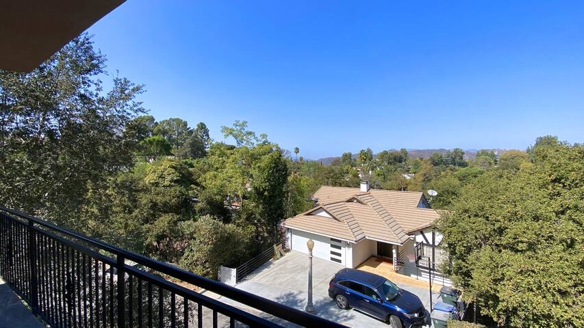 Luxury Hillside Home with Hot Tub & Superb Views gallery image 4